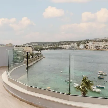 Seabreeze Penthouse By Homely Malta! Lägenhet St. Paul's Bay