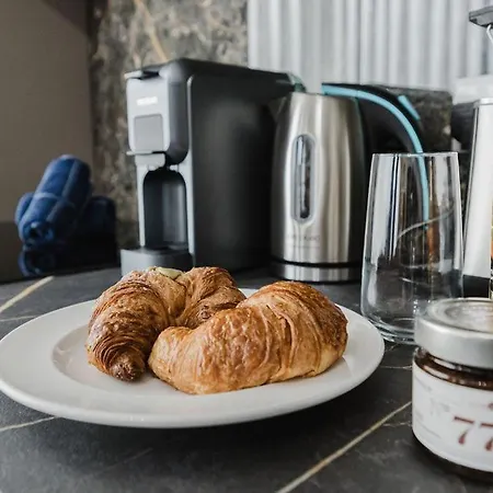 Apartment Seabreeze Penthouse By Homely Malta! *