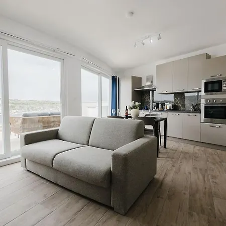 Apartment Seabreeze Penthouse By Homely Malta!