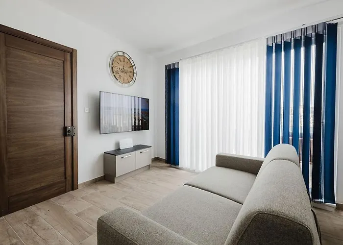 Seabreeze Penthouse By Homely Malta! Διαμέρισμα *