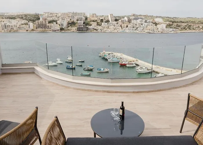 Seabreeze Penthouse By Homely Malta! * Σεντ Πόλς Μπέι