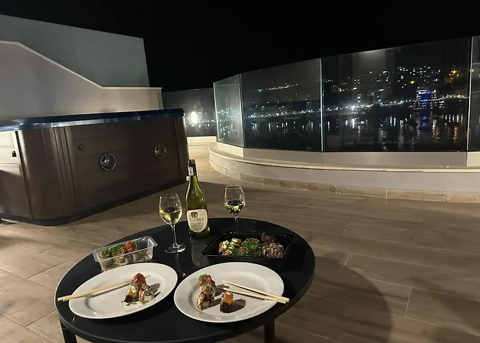 Seabreeze Penthouse By Homely Malta! * Σεντ Πόλς Μπέι